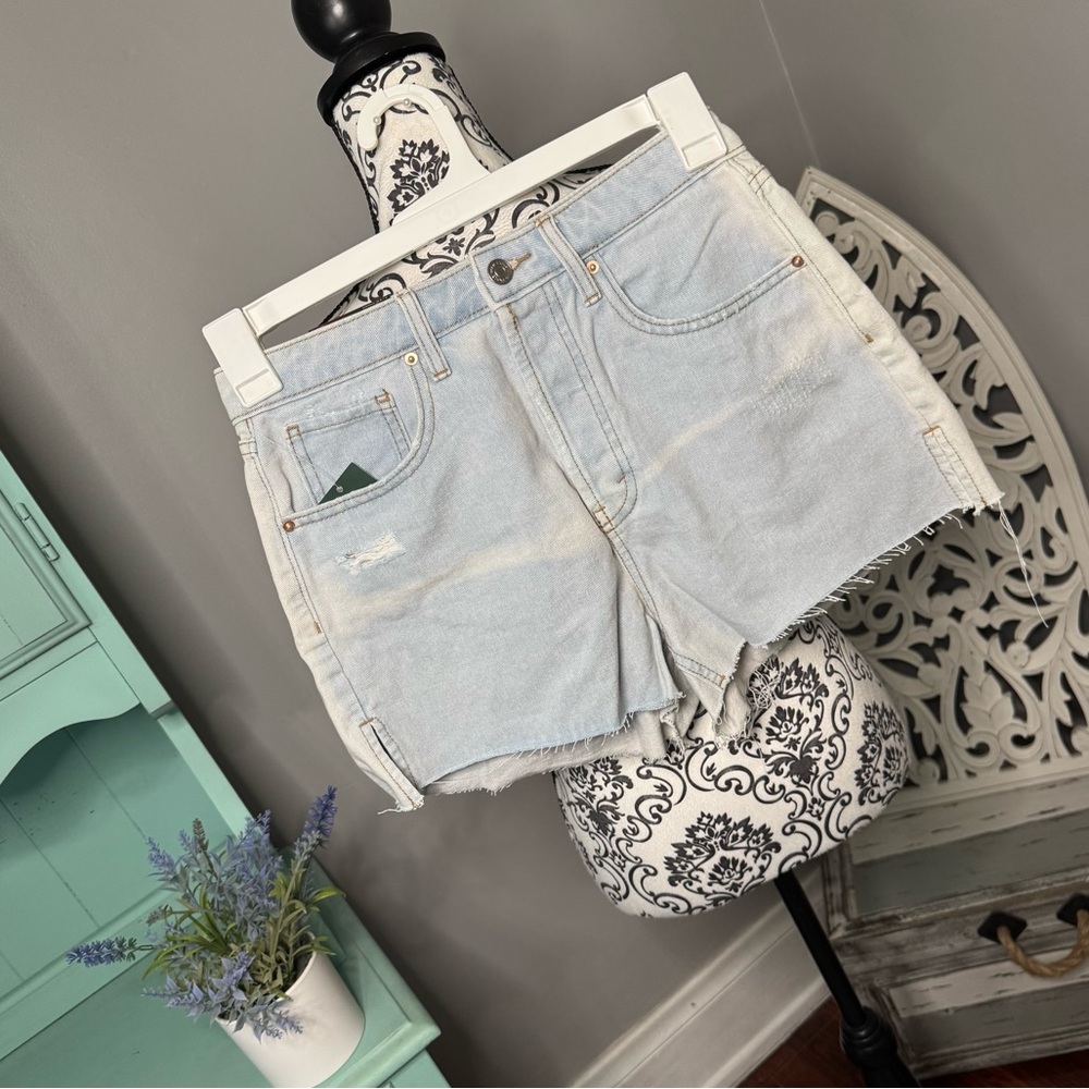 Wild Fable Super High Rise Cut Off Short Two Tone Light Wash Size 4 NWT Boho